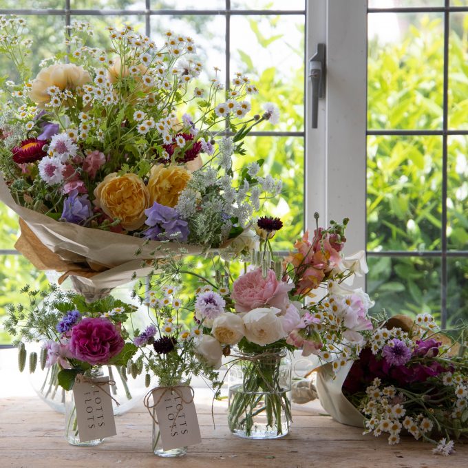 bud_vases_to_bouquets