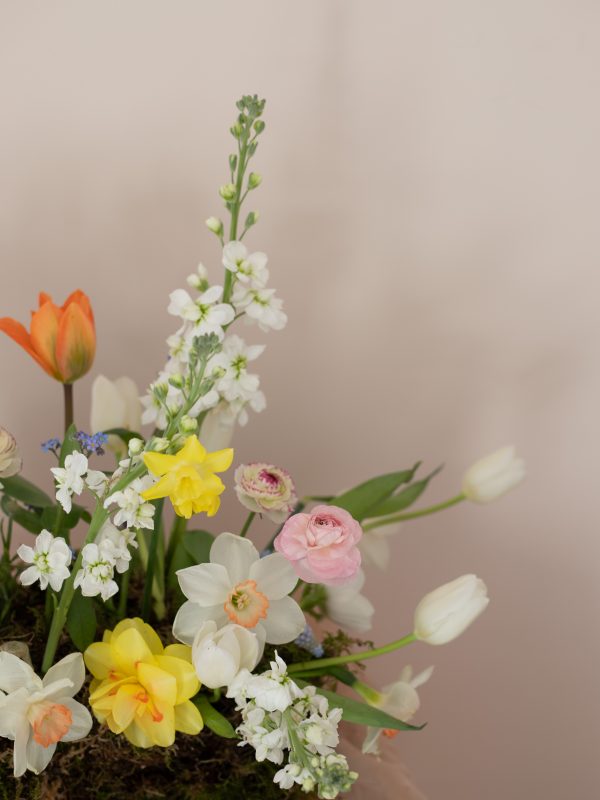 Sustainable Floristry: Spring Mossy Meadow Centrepiece