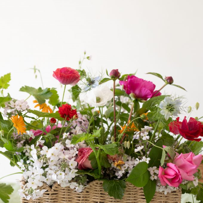 British Grown Flowers : In Celebration of May Flowers. Simple ways to work with flowers.