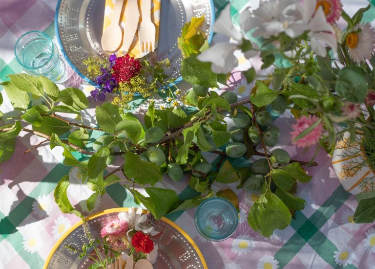 A Picnic Inspired Summer Table with Talking Tables