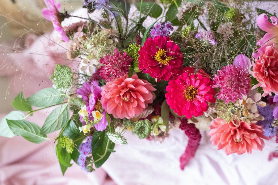 Zinnia and dahlias for September wedding