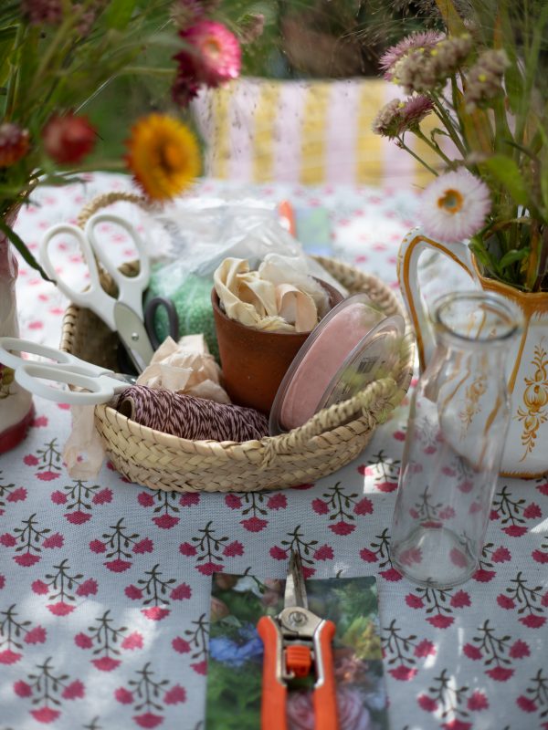 Each month we explore a different creative floral based craft inspired by the seasons.