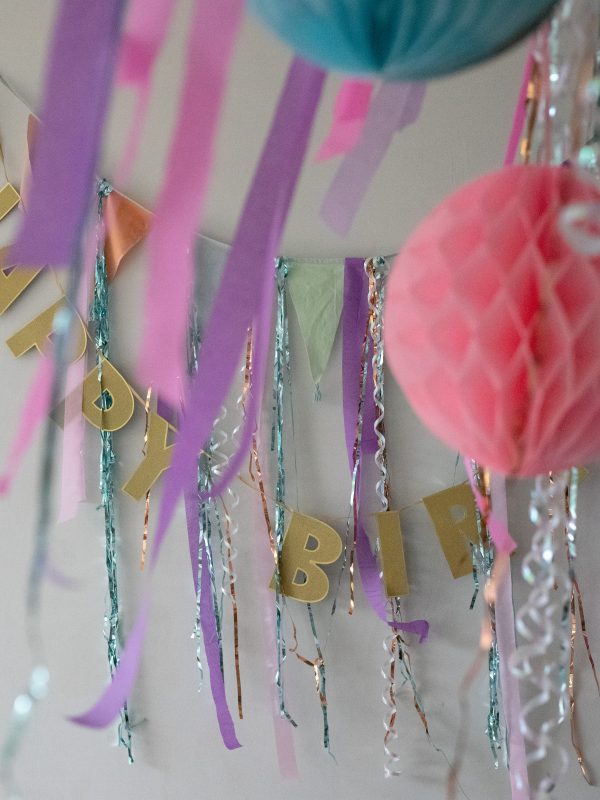 TalkingT ables Pink Honeycomb decorations