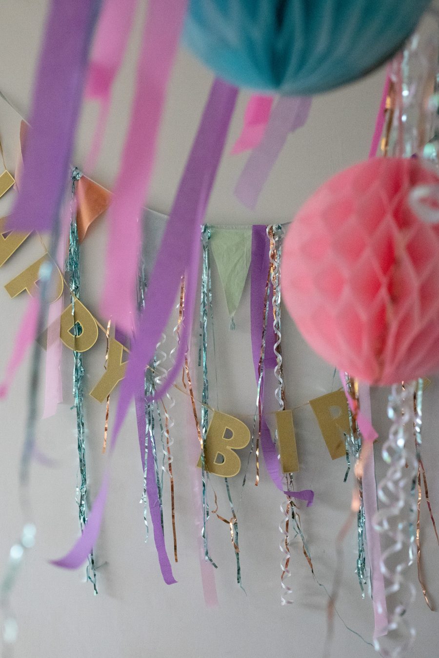 TalkingT ables Pink Honeycomb decorations