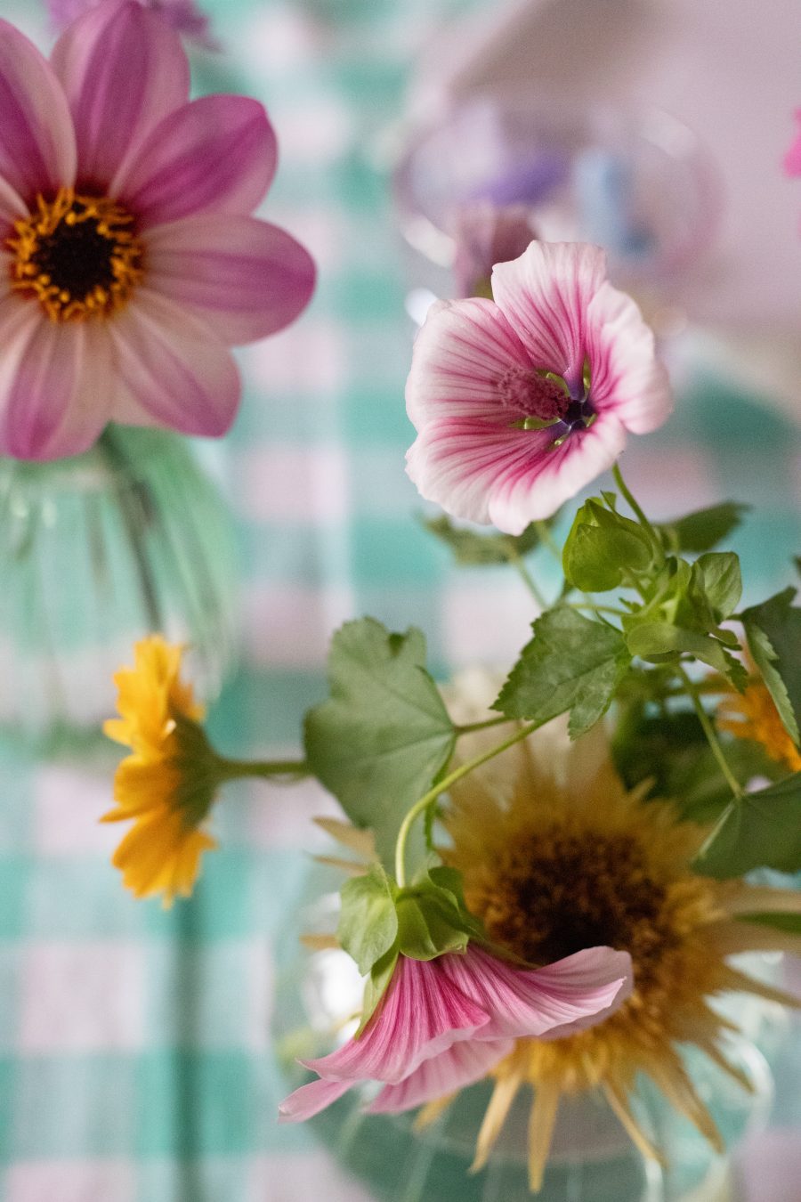 Party flowers - Quick ways to get Party ready with Talking Tables