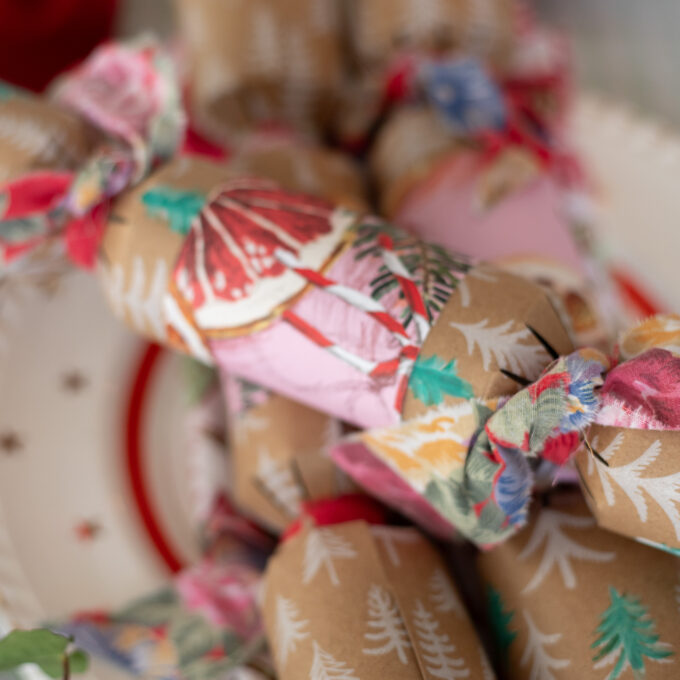 DIY - Decorated Christmas Crackers