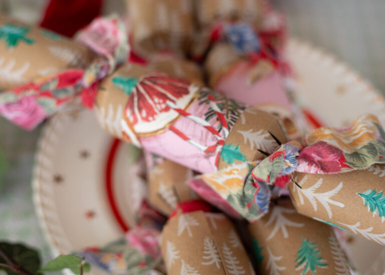 DIY - Decorated Christmas Crackers